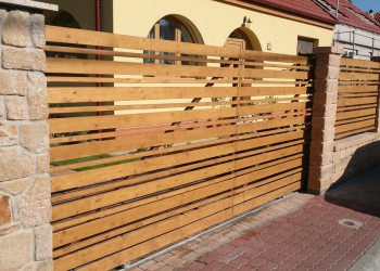 fence_building1